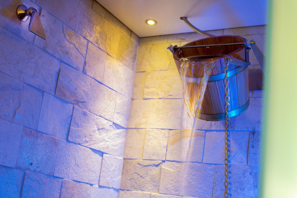 Wellness- Und Schneesporthotel Christiania Saas-Almagell Exterior photo