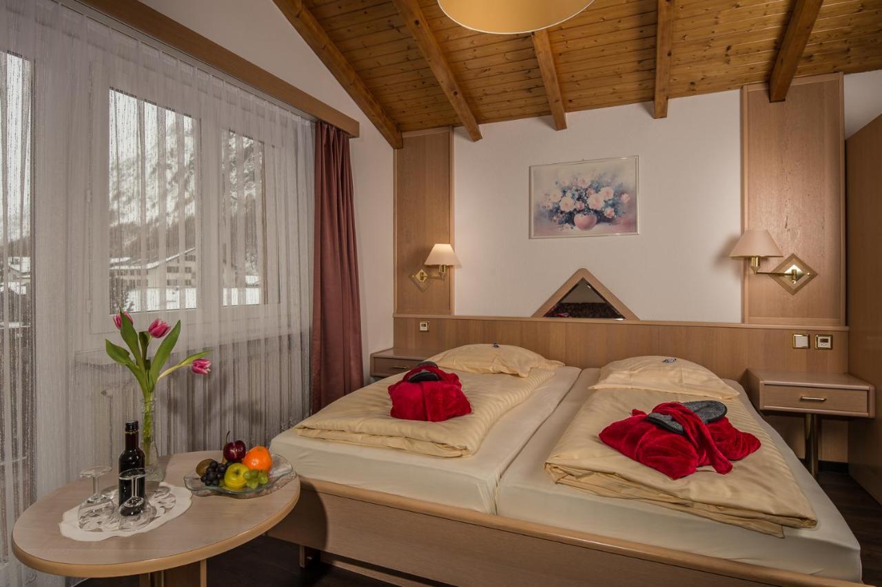 Wellness- Und Schneesporthotel Christiania Saas-Almagell Exterior photo
