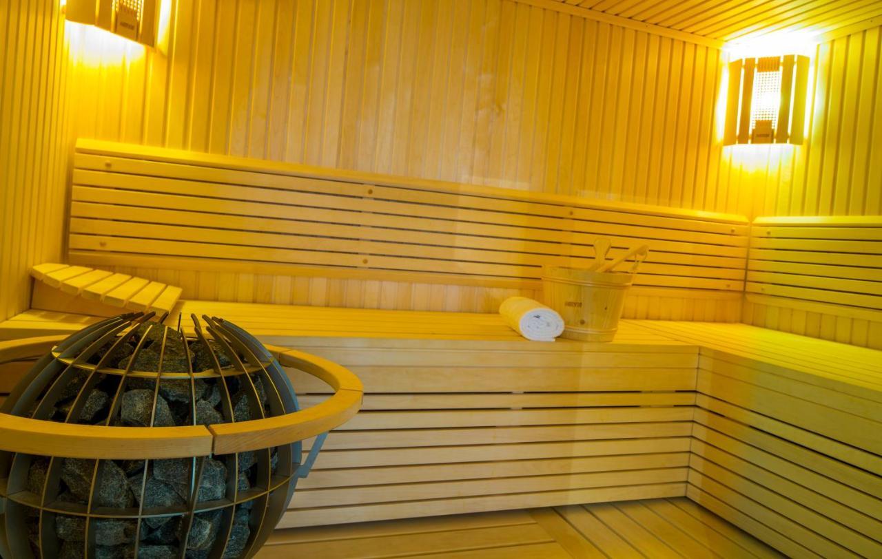Wellness- Und Schneesporthotel Christiania Saas-Almagell Exterior photo